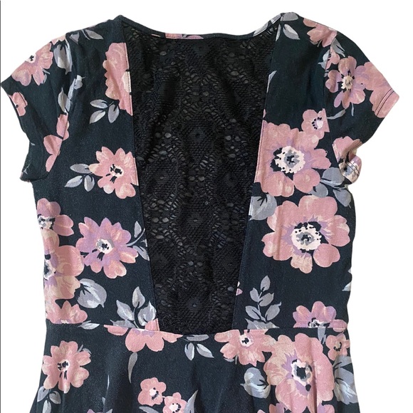 Aeropostale Floral Mini Dress with Lace Back Size Medium - Picture 4 of 8